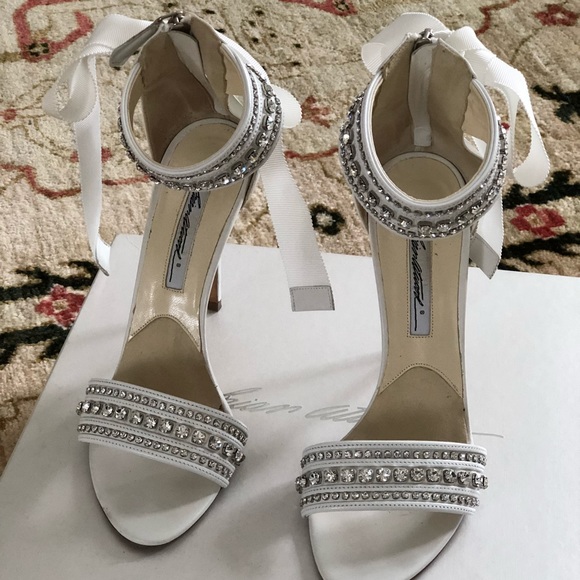 Brian Atwood Nausica white evening/bridal sandals - Picture 2 of 8